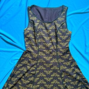 Her Universe Women's Reversible Wonder Woman Dress, size M